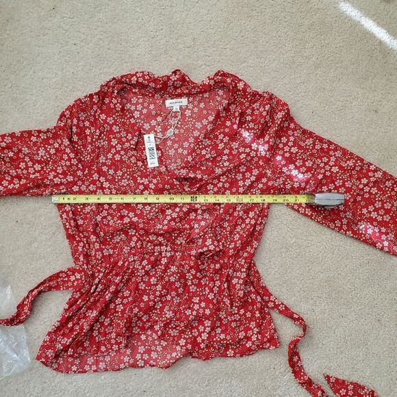 MAX STUDIO Wrap Ruffle Front Top - Picture 7 of 7